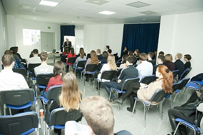 Мастер-класс по нетворкингу в Москве ведет бизнес-тренер Алексей Бабушкин