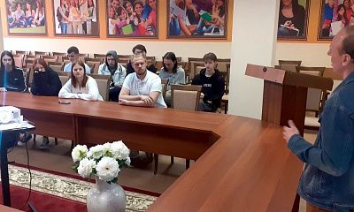 Студенты на тренинге Алексея Бабушкина по нетворкингу